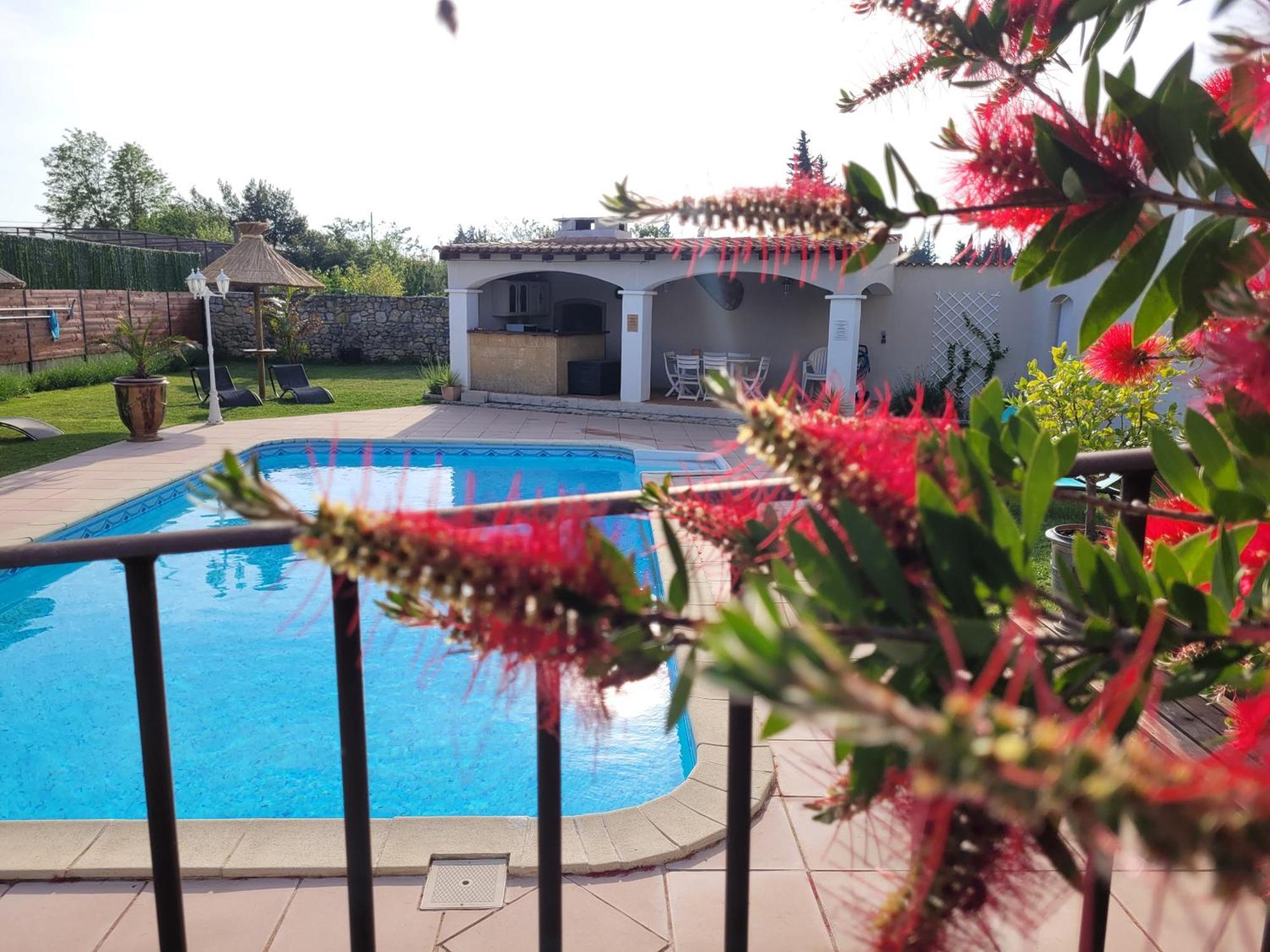 Le Gite De Lolivier En Provence Aramon Luaran gambar